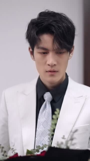 就想和你谈恋爱(25集) 就想和你谈恋爱(25集)超好看古装短剧