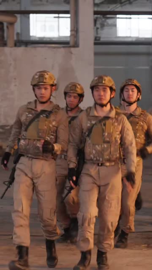 大叔的四个女房客(91集) 大叔的四个女房客(91集)红果免费短剧