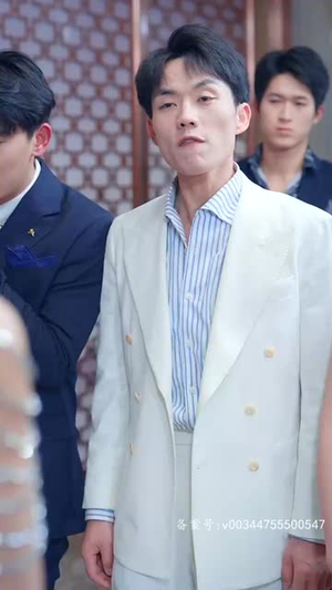 刚离婚，五个女神未婚妻倒追我（83集）新短剧推荐