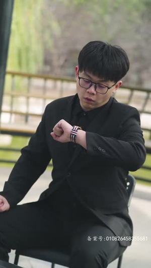 软饭吃够了,是时候掀桌子了(87集) 软饭吃够了,是时候掀桌子了(87集)第三季