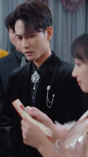 我用两个学分攻略高冷校草（81集）在哪个平台能看