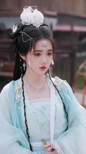 小师妹每天只想被逐出师门（85集）穿越短剧推荐