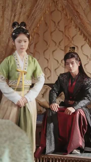 一眼穿心双重人格皇帝爱上我（96集）我真的爱了