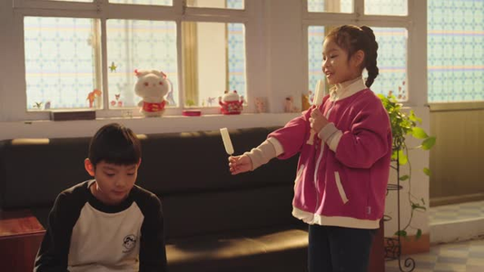 对不起我磕到你了(20集) 对不起我磕到你了(20集)热门短剧免费看