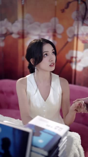 鸢尾盛开时恋她成瘾（20集）精彩好看短剧