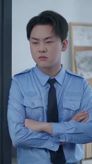 兄弟收手吧外面全是警察 (80集) 兄弟收手吧外面全是警察 (80集) 番茄短剧看全集