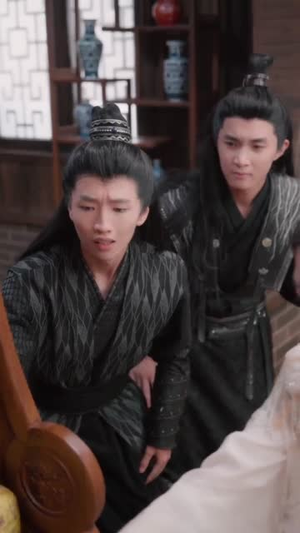 穿越反派，洗白救全家：反派怎么啦（65集）男主角是谁