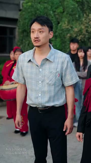 隐居多年后为孙女亮出身份（61集）热门火爆短剧