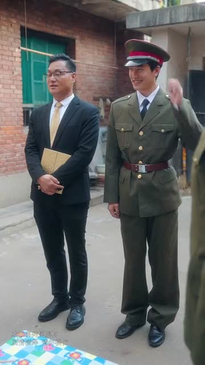 隐居多年后为孙女亮出身份(61集) 隐居多年后为孙女亮出身份(61集)集免费看短剧