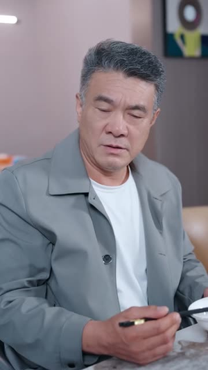 末日换亲,我还是救世主 (61集) 末日换亲,我还是救世主 (61集) 不用花钱看全剧